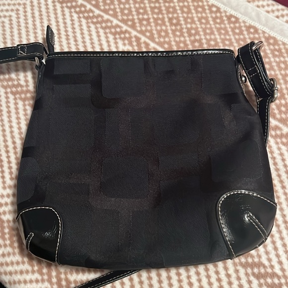 Nine West Crossbody Bag. - Picture 5 of 11